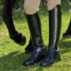 Mountain Horse Venice Jr. Field Boot 7 Mountain Horse Venice Jr. Field Boot -AU Equestrian Supplies Sales 2023 29737 lifestyle