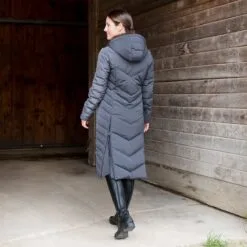 Hadley Down Trainer's Coat By SmartPak 10 Hadley Down Trainer's Coat By SmartPak -AU Equestrian Supplies Sales 2023 30467 almostblack onmodel 23